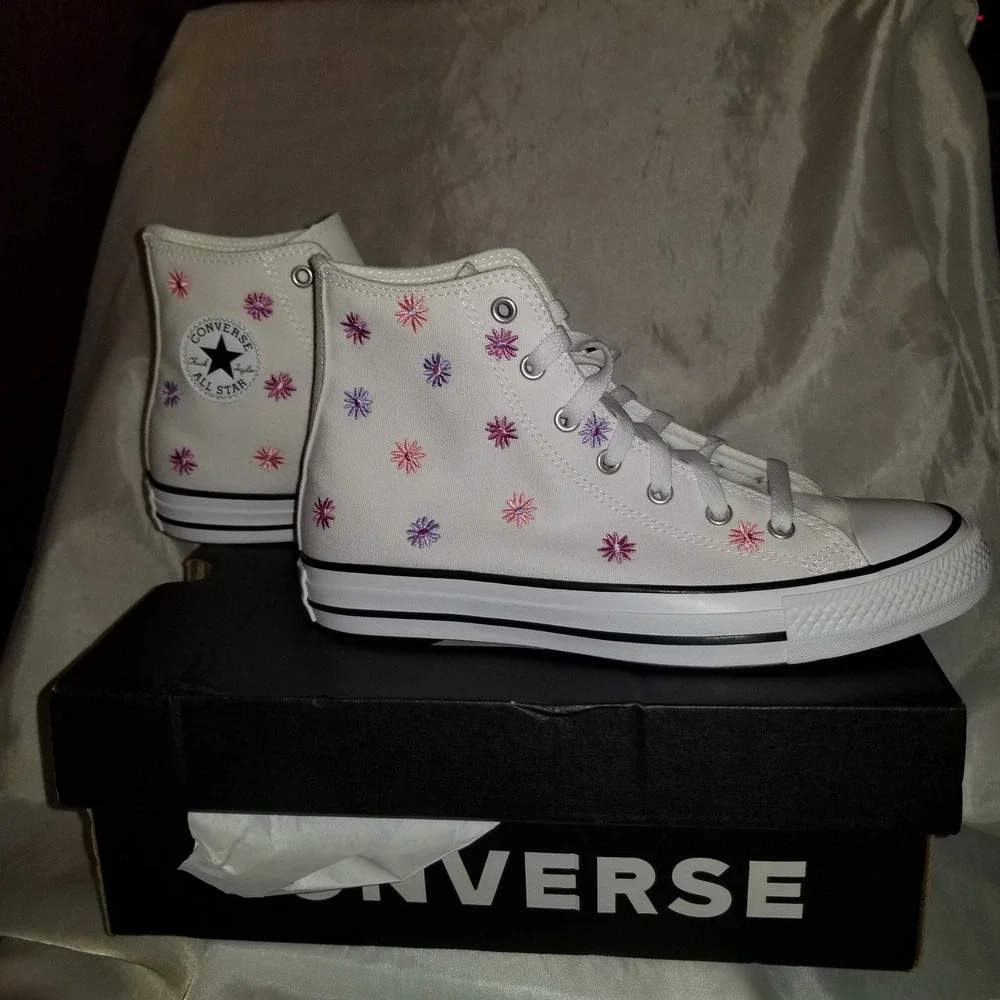 Converse CTAS Hi Kid 6 White Jellyfish Jitter Floral Embroidered A11781F